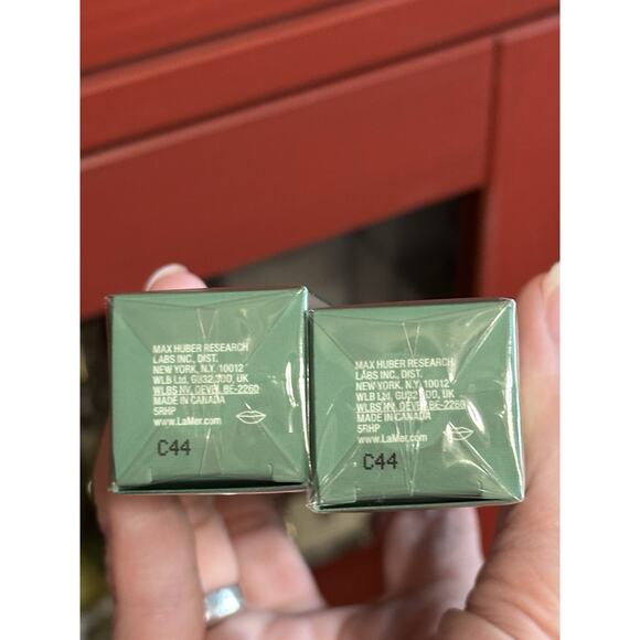 LA MER 2x The Lip Volumizer - 0.23oz Sealed Retail $180 - Picture 5 of 5